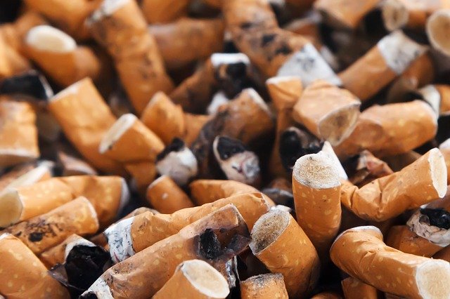 ポイ捨てタバコは漂着ごみ第1位！環境への影響と対策、安全な拾い方